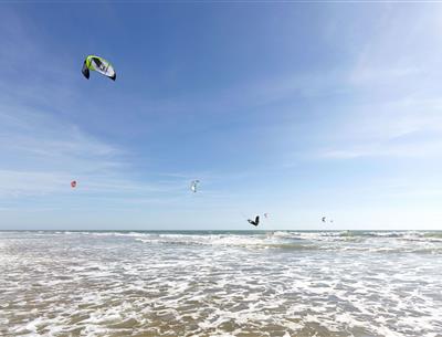Les Bases Nautiques  près du Camping Les Sirènes 3 étoiles