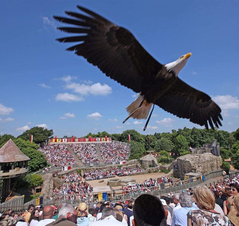 Le Puy du fou  près du Camping Les Sirènes 3 étoiles 