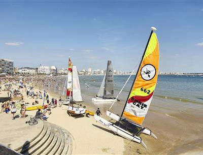 Sables d'Olonne proche du Camping Les Sirènes 3 étoiles à St Jean de monts en Vendée