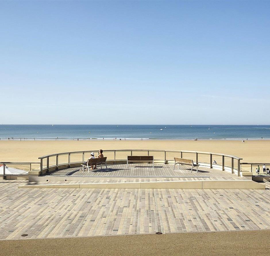 Sables d'Olonne proche du Camping Les Sirènes 3 étoiles à St Jean de monts en Vendée 
