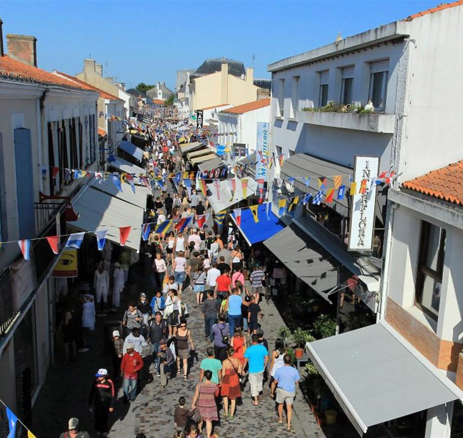 St gilles croix à quelques kilomètres du Camping Les Sirènes 3 étoiles  à Saint Jean de Monts en Vendée 
