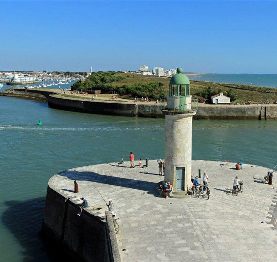 St gilles croix à quelques kilomètres du Camping Les Sirènes 3 étoiles  à Saint Jean de Monts en Vendée 