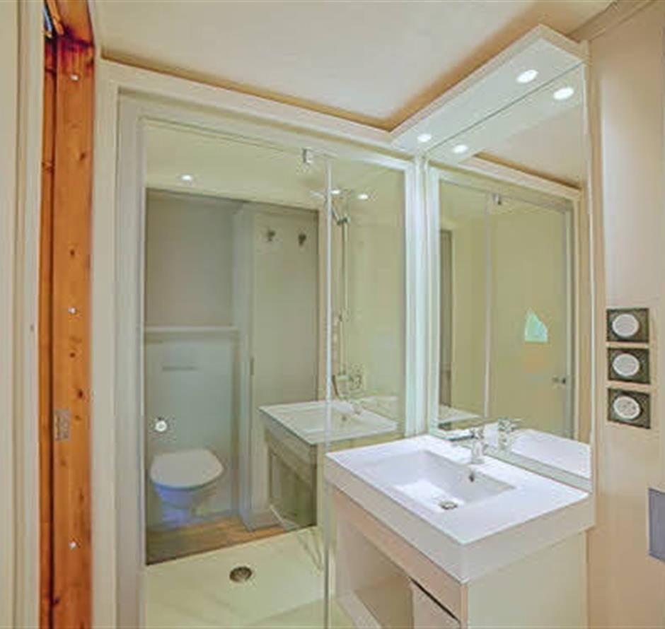Salle de bain du Tente lodge 4 personnes 2 chambres 