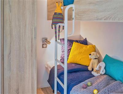 Chambre du Mobil-home 4/6 personnes avec 2 chambres et clim accessible PMR