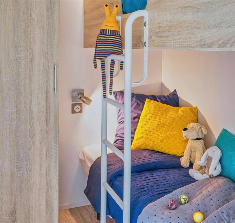 Chambre du Mobil-home 4/6 personnes avec 2 chambres et clim accessible PMR 