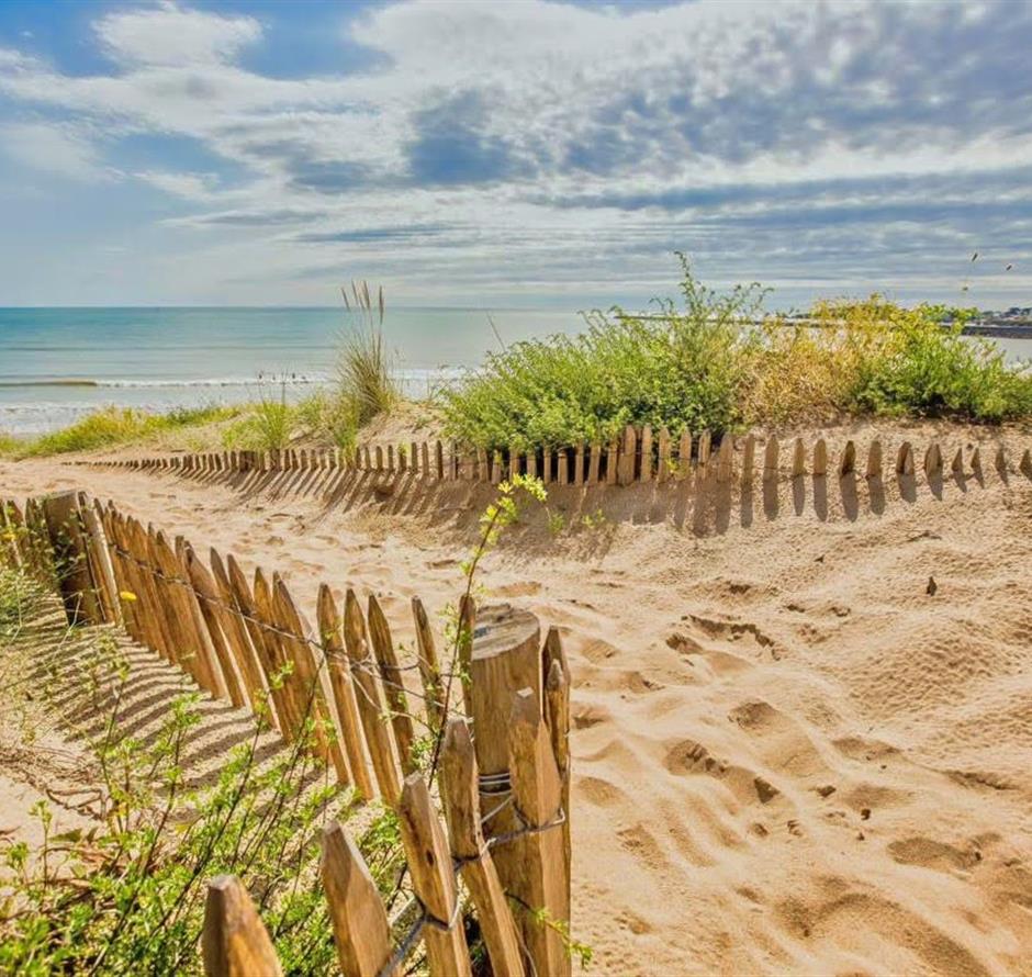 Plage de Saint-Jean-de-Monts en Vendée près du Camping Les Sirènes 3 étoiles 