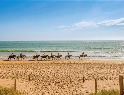 Plage de Saint-Jean-de-Monts en Vendée près du Camping Les Sirènes 3 étoiles
