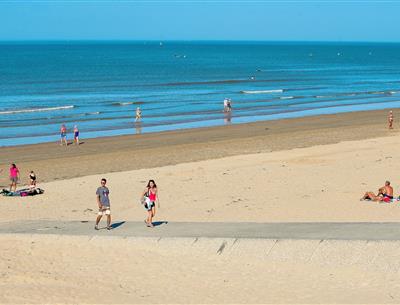Plage de Saint-Jean-de-Monts en Vendée près du Camping Les Sirènes 3 étoiles