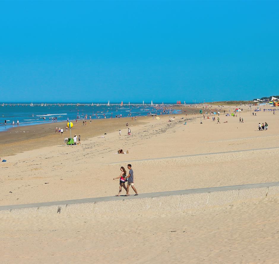 Plage de Saint-Jean-de-Monts en Vendée près du Camping Les Sirènes 3 étoiles 