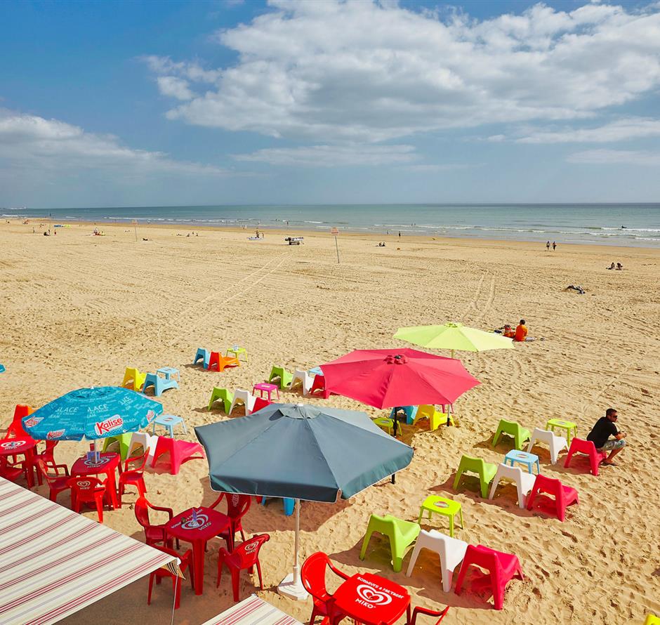 Plage de Saint-Jean-de-Monts en Vendée près du Camping Les Sirènes 3 étoiles 
