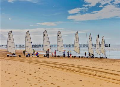 Char à voile plage de Saint-Jean-de-Monts en Vendée - CAMPING**** Les Sirènes