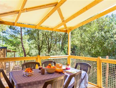 Terrasse extérieure du Cottage 6 personnes 3 fleurs