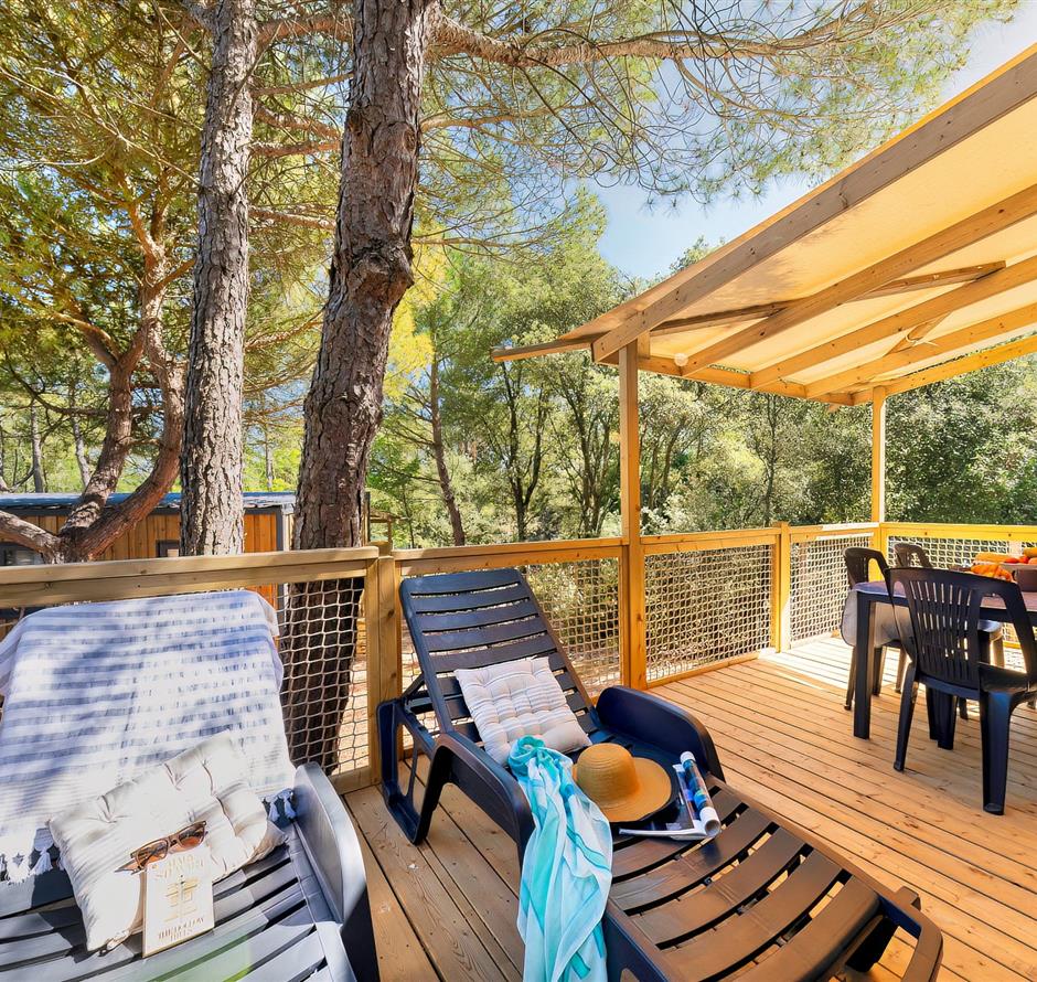 Terrasse extérieure du Cottage 6 personnes 3 fleurs 