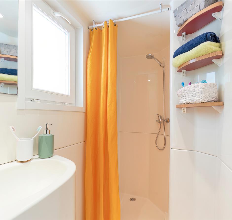 Salle de bains du Cottage 4 pers 2 fleurs 