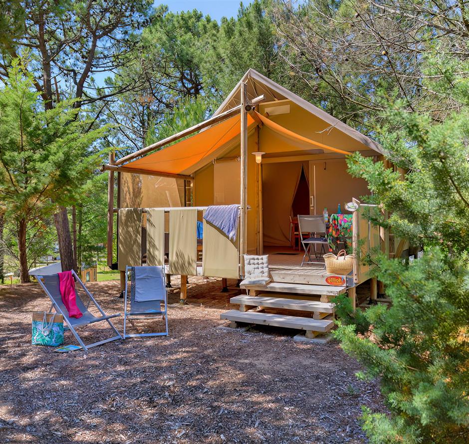 Vue extérieure de la Tente lodge 4 pers 2 fleurs 