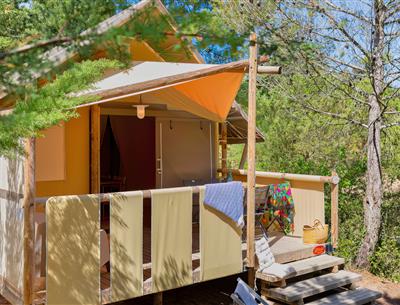 Vue extérieure de la Tente lodge 4 pers 2 fleurs