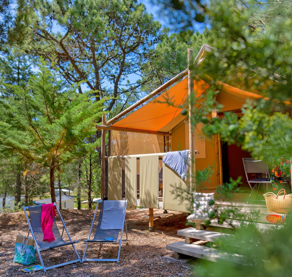 Vue extérieure de la Tente lodge 4 pers 2 fleurs 