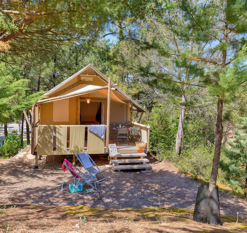 Vue extérieure du Tente lodge 4 personnes 2 chambres 