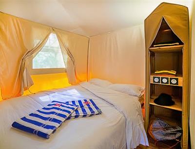 Chambre de la Tente lodge 4 pers 2 fleurs