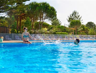 Piscine chauffée du Camping Les Sirènes ***
