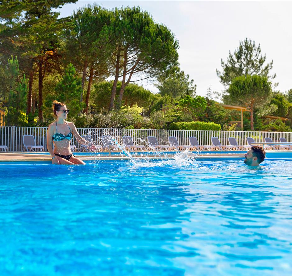Piscine chauffée du Camping Les Sirènes *** 