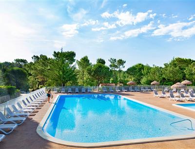 Piscine chauffée du Camping Les Sirènes ***