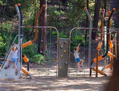 aire de jeux pour enfants au Camping Les Sirènes