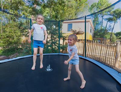 Trampoline au Camping Les Sirènes