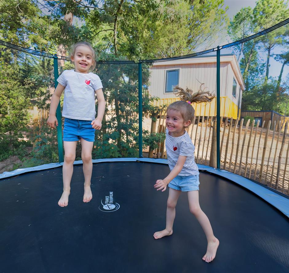 Trampoline au Camping Les Sirènes 
