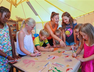 Activités manuelles pour les enfants au Camping Les Sirènes