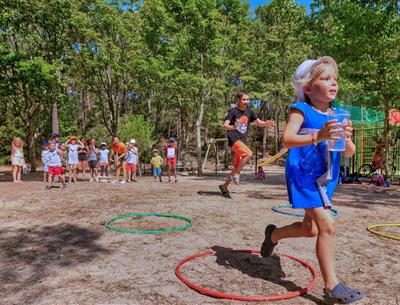 Jeux en extérieur au Camping Les Sirènes
