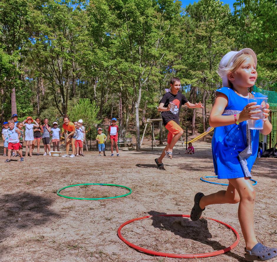 Jeux en extérieur au Camping Les Sirènes 