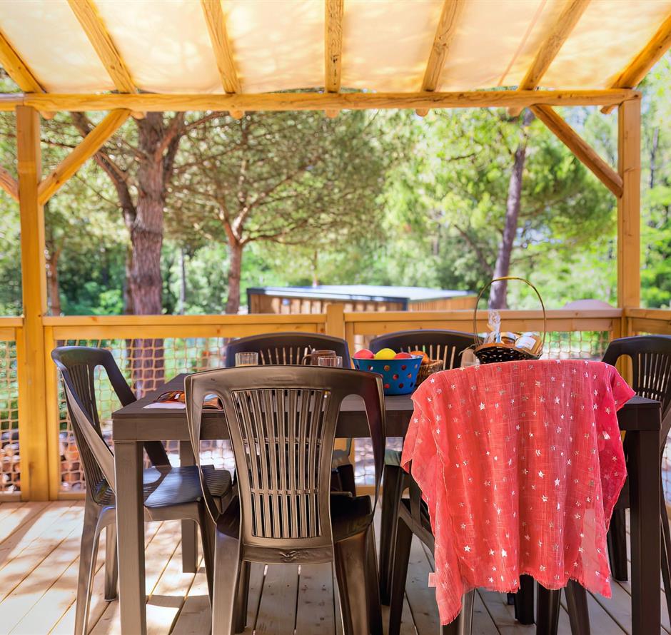 Terrasse du Cottage 6 personnes 3 chambres 4 fleurs 