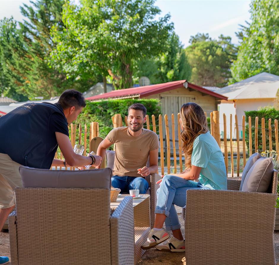 Service petit déjeuner au Camping Les Sirènes 