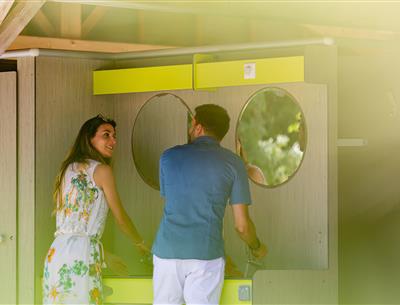 Services sur place au Camping Les Sirènes 3 étoiles  à Saint Jean de Monts en Vendée (petit déjeuner, location vélo, snack, bar, épicerie, massage, laverie, ...)