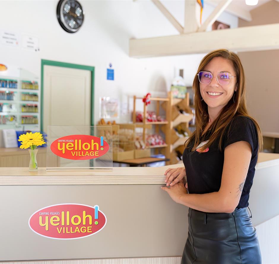 Services sur place au Camping Les Sirènes 3 étoiles  à Saint Jean de Monts en Vendée (petit déjeuner, location vélo, snack, bar, épicerie, massage, laverie, ...) 