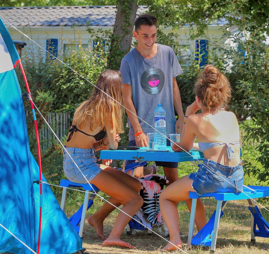 Emplacements nus sans électricité au camping Les Sirènes à Saint-Jean-de-Monts 