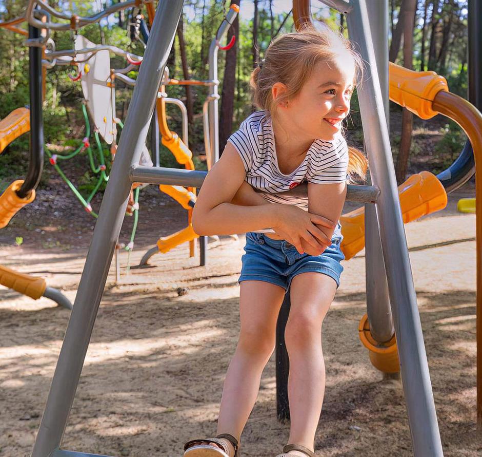 Activités et aire de jeux pour enfants au Camping Les Sirènes 