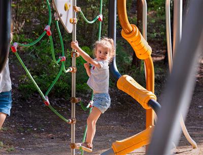 Activités et aire de jeux pour enfants au Camping Les Sirènes