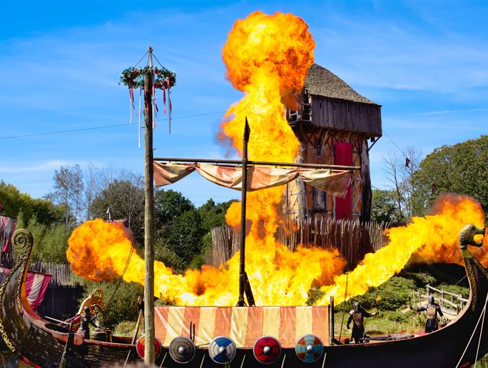 Le Puy du fou  près du Camping Les Sirènes 3 étoiles