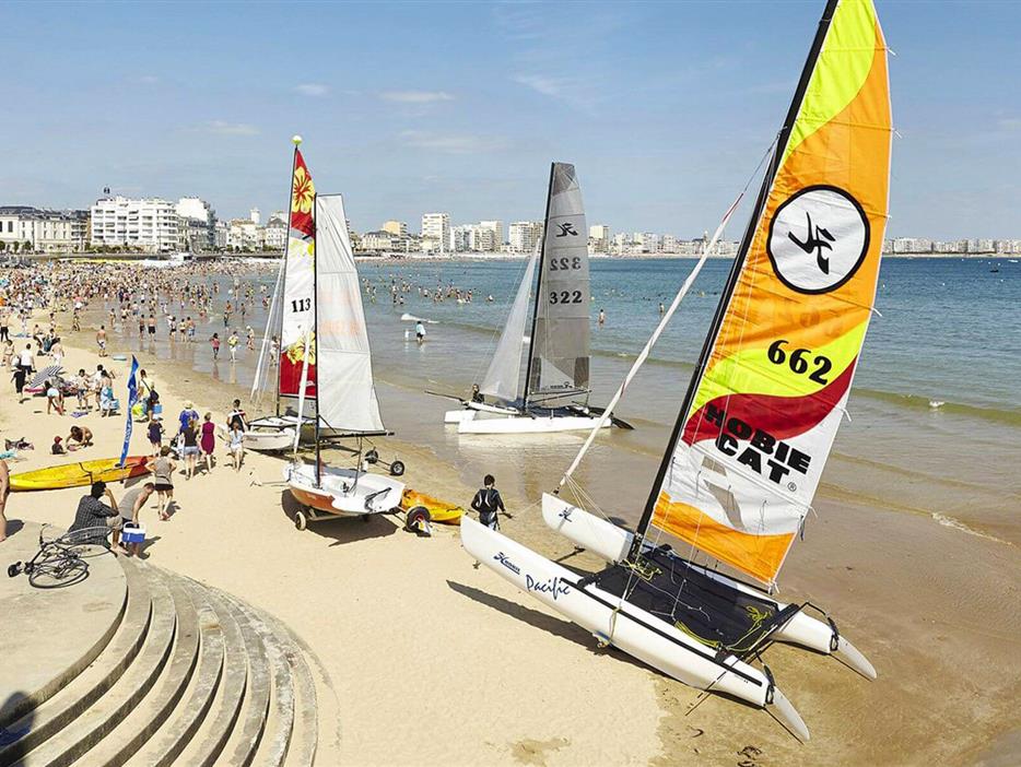 Sables d'Olonne proche du Camping Les Sirènes 3 étoiles à St Jean de monts en Vendée - CAMPING**** Les Sirènes