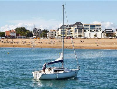 St gilles croix à quelques kilomètres du Camping Les Sirènes 3 étoiles  à Saint Jean de Monts en Vendée