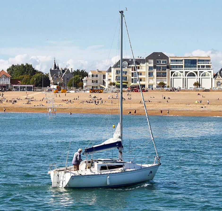 St gilles croix à quelques kilomètres du Camping Les Sirènes 3 étoiles  à Saint Jean de Monts en Vendée 