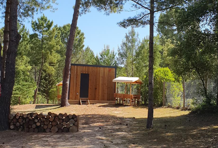 Emplacement nu pour caravane au Camping 4 étoiles Les Sirènes à Saint Jean de monts en Vendée - CAMPING**** Les Sirènes