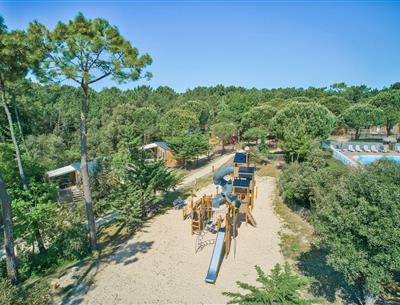 aire de jeux pour enfants au Camping Les Sirènes