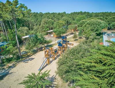 aire de jeux pour enfants au Camping Les Sirènes
