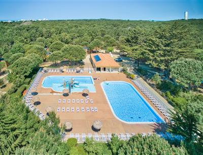 Piscine chauffée du Camping Les Sirènes 4 étoiles à Saint-Jean-de-Monts