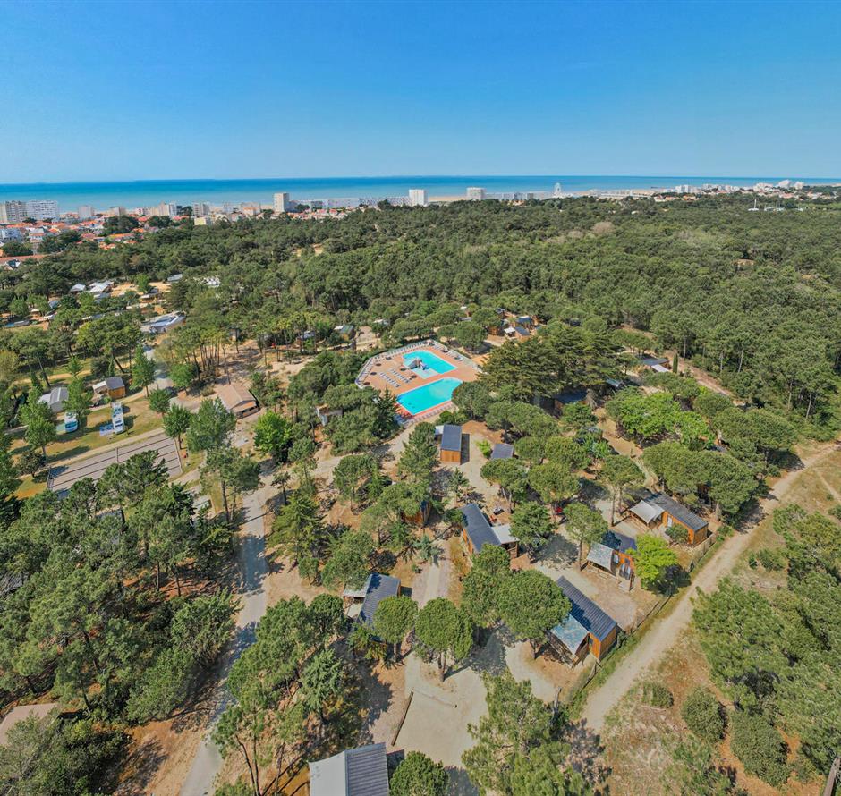 Plage de Saint-Jean-de-Monts en Vendée près du Camping Les Sirènes 3 étoiles 